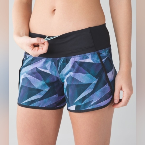 Lululemon Run Times Short *4-way Stretch 4" Pretty Prism Multi / Black Size 10 - Picture 3 of 8